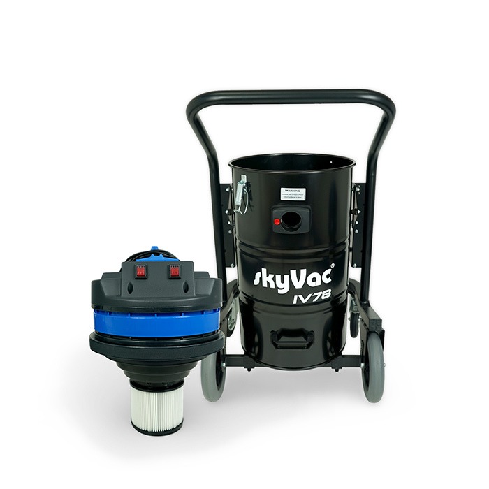 skyVac IV78 med aftaget motorhoved og filter ved siden af beholderen