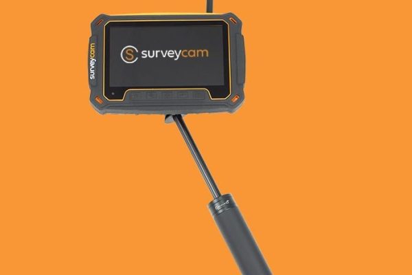 SurveyCam-skærm monteret på holder